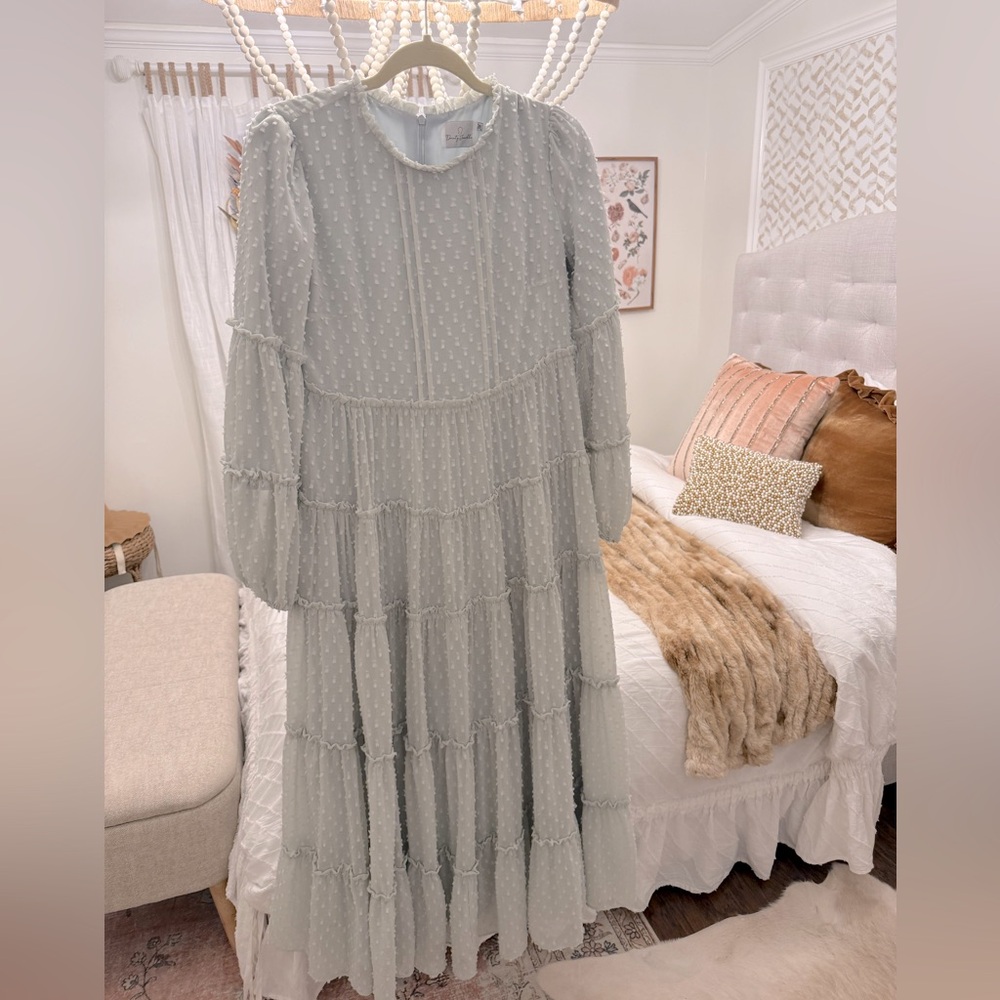 Dainty Jewell’s soft mint green maxi, Size M